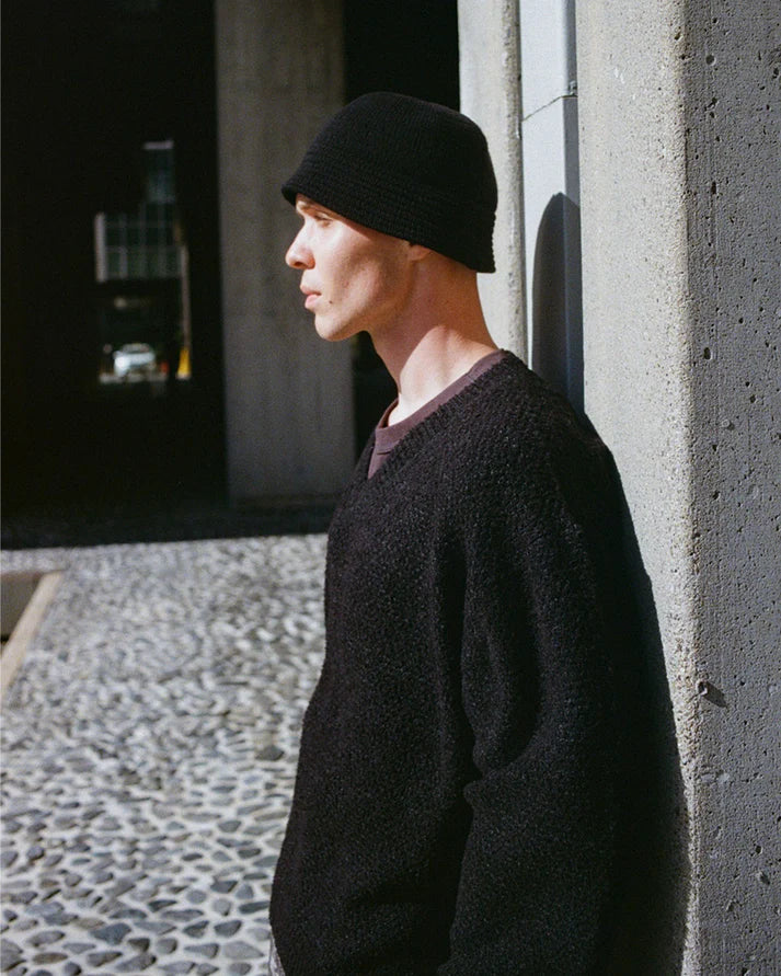 【VAINL ARCHIVE】AZIZ-V / BLACK – Butterfly Clutch